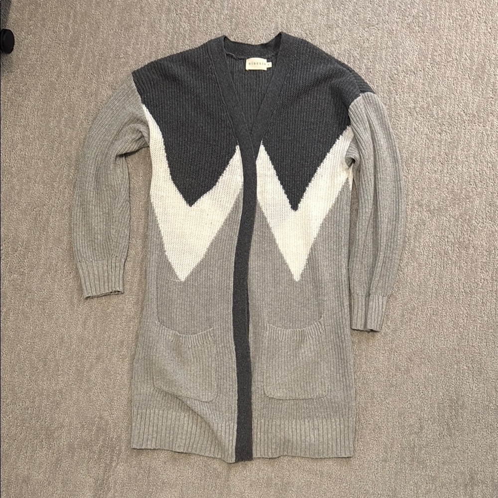 Chevron Knit Cardigan in Gray and White